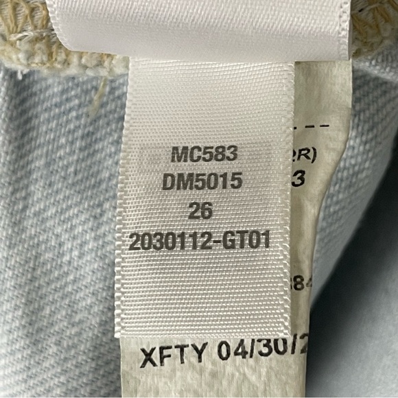 MADEWELL NWT THE MOM JEAN HIGH WAIST RIPPED RAW HEM JEANS HARMAN 26 28 - Picture 12 of 12